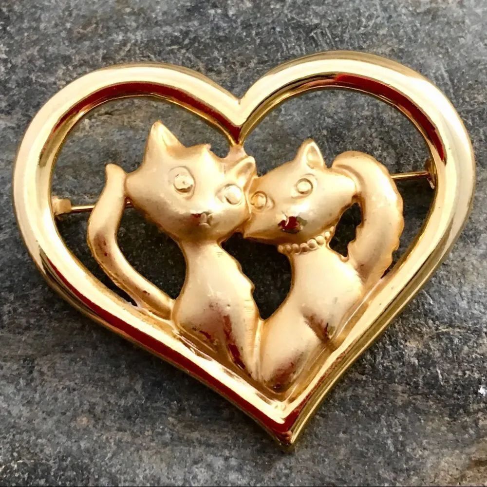 Vintage Danecraft 2 cat Heart Brooch 1040